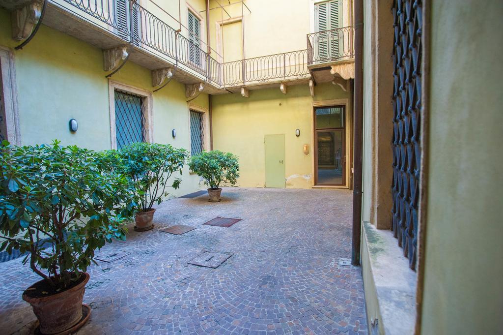 Appartement Italianflat - Palazzo Zeiner à Vérone Extérieur photo